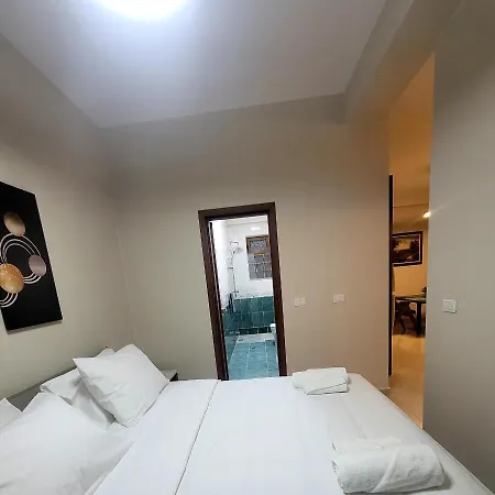 @bazaar טיראנה