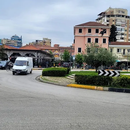 @bazaar טיראנה