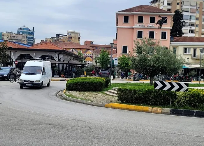 @bazaar تيرانا